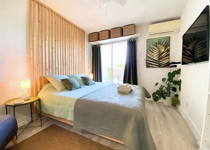 NEW - Studio cosy - Plages à 5min - Parking privé - WIFI - Commerces au pied du bâtiment